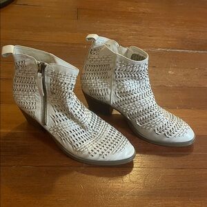 Forever 21 White Textured Ankle Booties